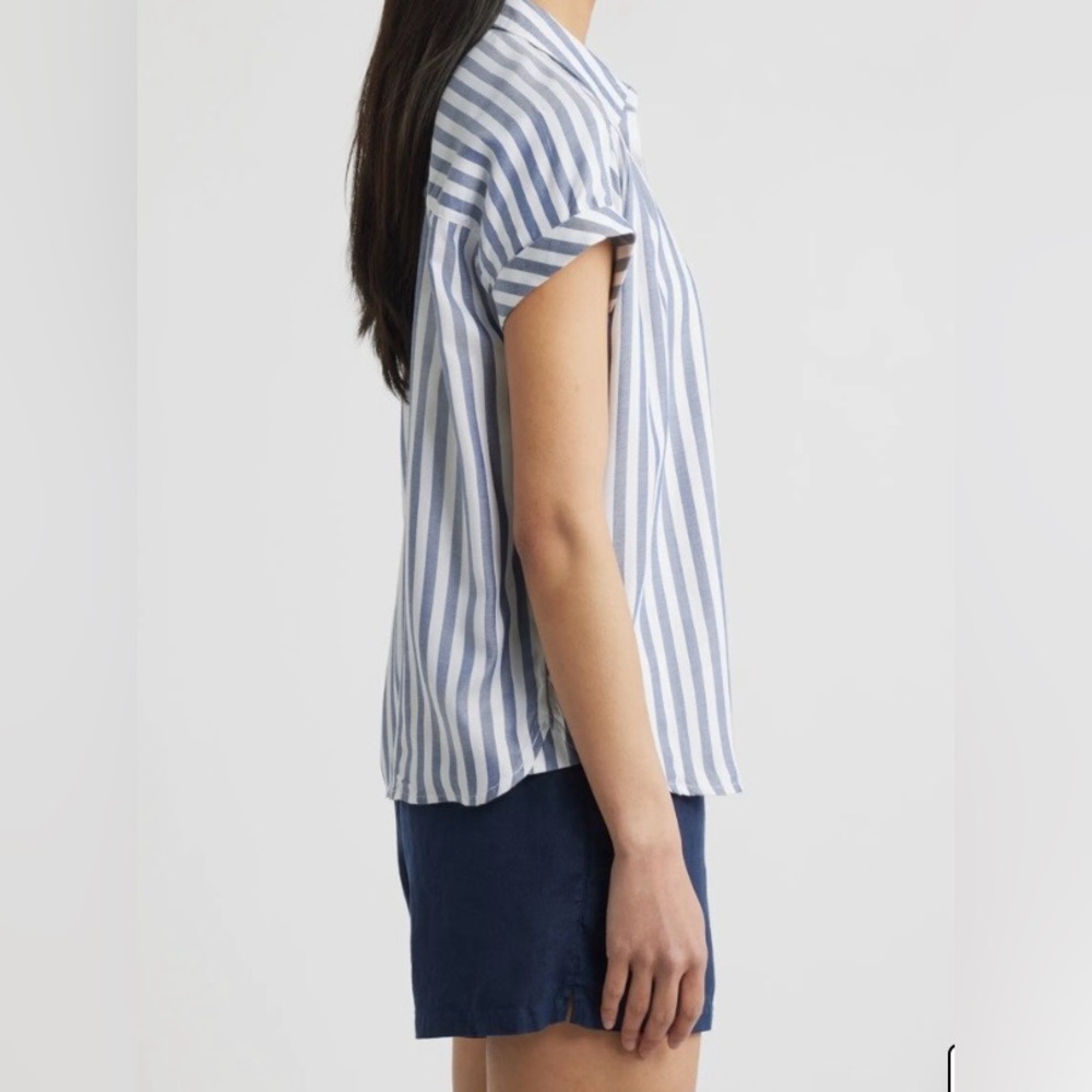 BeachLunchLounge Darby Short Sleeve Button-Up – Medium – Breezy Boxy Shirt - Picture 7 of 7